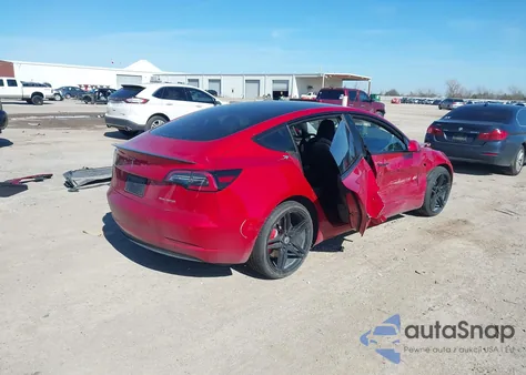 2021 Tesla Model 3 Performance Dual Motor All-Wheel Drive z USA, uszkodzony, nr VIN 5YJ3E1ECXMF055814